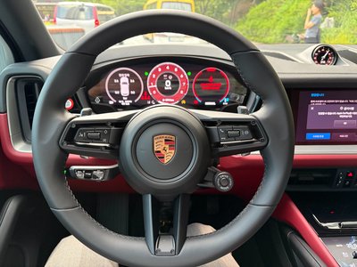 2026 Porsche CAYENNE thumbnail 14