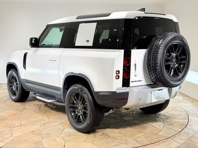LAND ROVER DEFENDER - 9