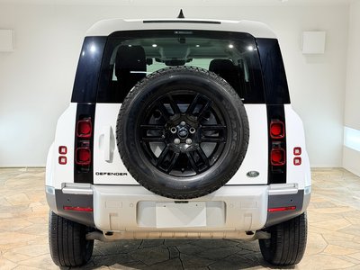 LAND ROVER DEFENDER - 8