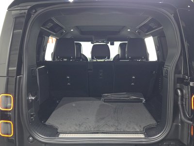 LAND ROVER DEFENDER - 10