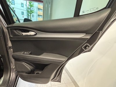 2025 ALFA Romeo STELVIO 缩略图 31