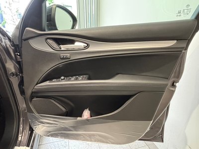 2025 ALFA Romeo STELVIO 缩略图 28