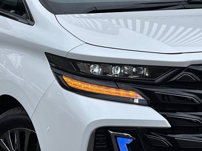 TOYOTA VELLFIRE - 9