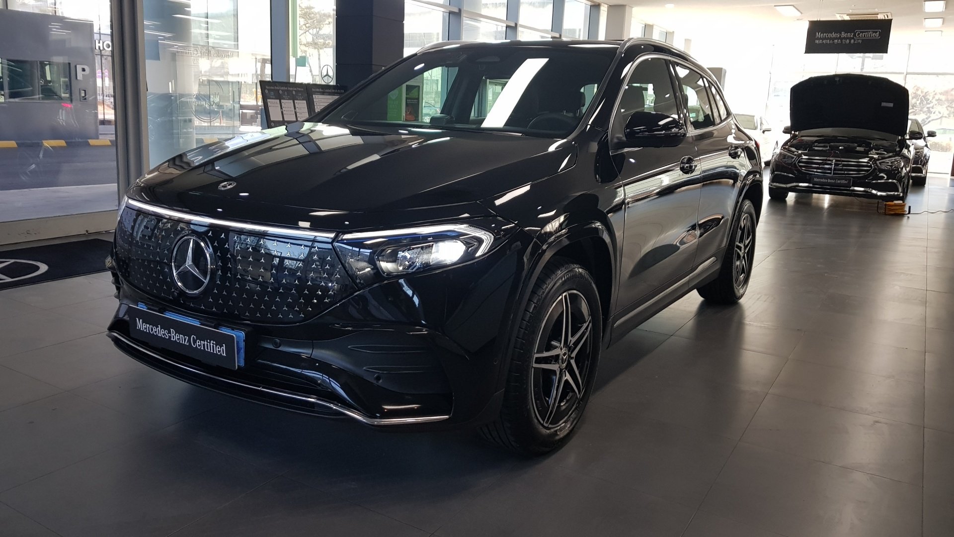 MERCEDES-BENZ EQA - View 1