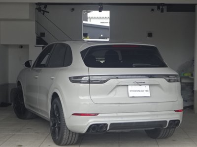 PORSCHE CAYENNE - 10