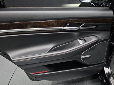 2021 Genesis G90 — миниатюра 15
