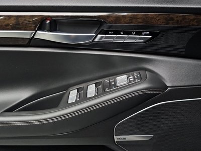 2021 Genesis G90 — миниатюра 14