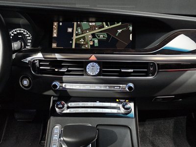 2021 Genesis G90 — миниатюра 19