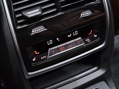 2024 BMW X7 — миниатюра 18