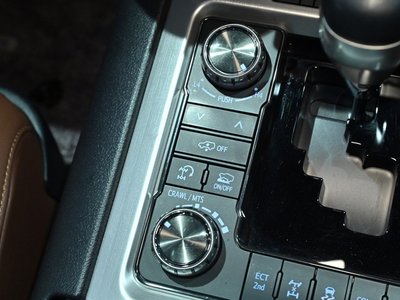 2018 Toyota LAND CRUISER 200 缩略图 38