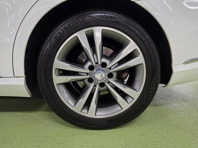 MERCEDES-BENZ E-CLASS - 5