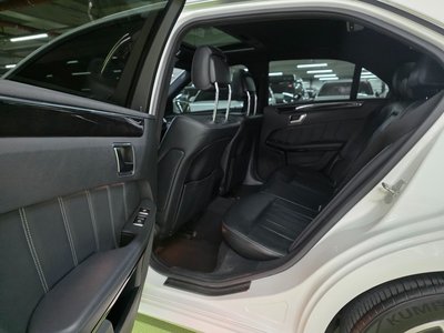 MERCEDES-BENZ E-CLASS - 8