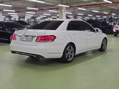 MERCEDES-BENZ E-CLASS - 3