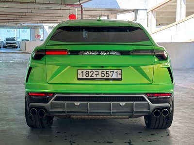 LAMBORGHINI URUS - 3