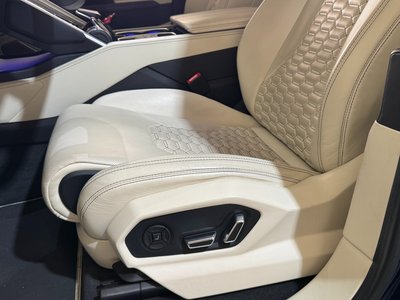 LAMBORGHINI URUS - 10