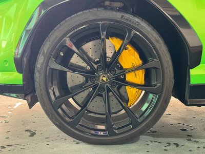 LAMBORGHINI URUS - 6