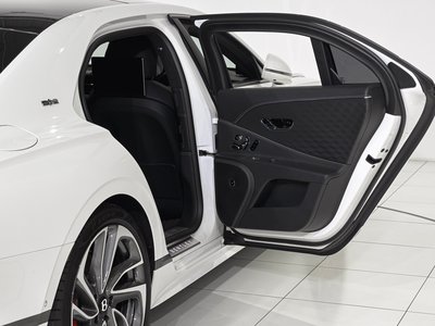 صورة مصغرة 34 لـ 2025 Bentley FLYING SPUR
