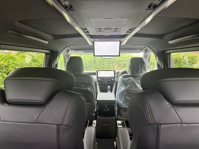 2026 Toyota ALPHARD — миниатюра 11