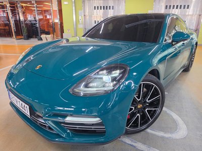 PORSCHE PANAMERA - 1
