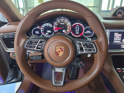 PORSCHE PANAMERA - 10
