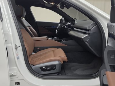 2024 BMW 5 SERIES 缩略图 16