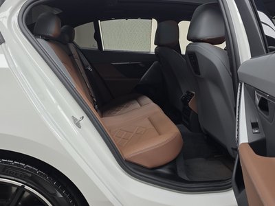 2024 BMW 5 SERIES 缩略图 17