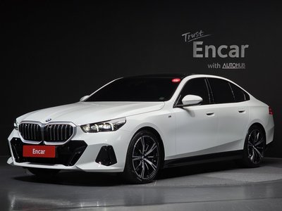 BMW 5 SERIES - 1