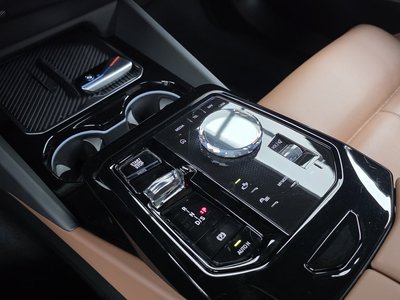 2024 BMW 5 SERIES 缩略图 12