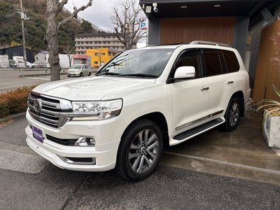 TOYOTA LAND CRUISER 200 - 10