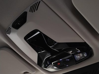 2025 BMW X1 — миниатюра 76