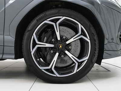 2020 Lamborghini URUS thumbnail 32