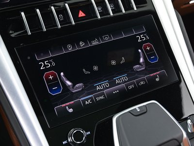 2020 Lamborghini URUS thumbnail 27