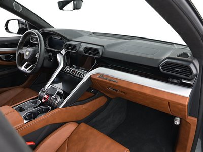 2020 Lamborghini URUS thumbnail 17