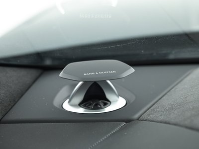 2020 Lamborghini URUS thumbnail 13