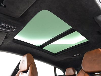 2020 Lamborghini URUS thumbnail 16