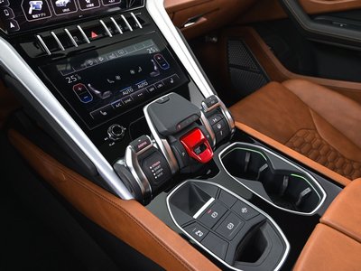 2020 Lamborghini URUS thumbnail 23