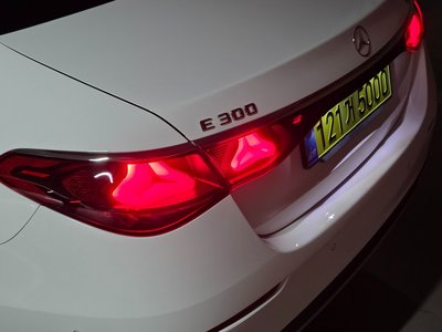 MERCEDES-BENZ E-CLASS - 6