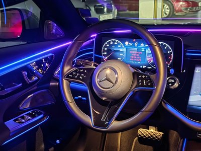 MERCEDES-BENZ E-CLASS - 8