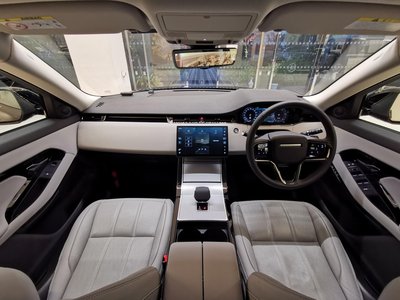 صورة 4 لـ 2025 LAND Rover RANGE ROVER EVOQUE