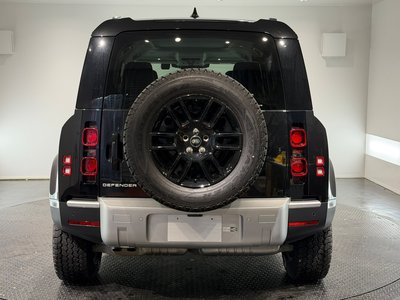 LAND ROVER DEFENDER - 8