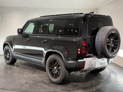 LAND ROVER DEFENDER - 9