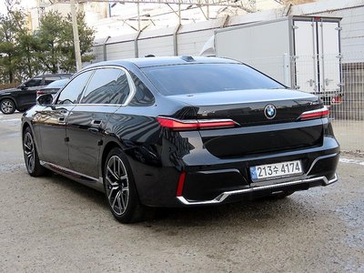 BMW 7 SERIES - 2