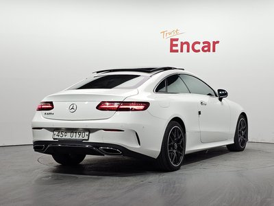 MERCEDES-BENZ E-CLASS - 4