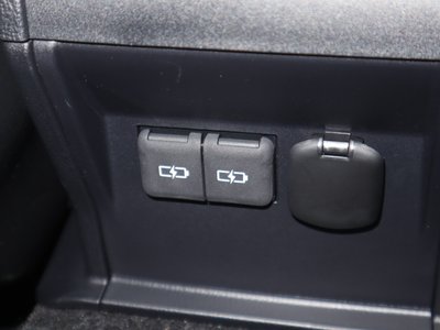 2025 Lexus LBX 缩略图 13
