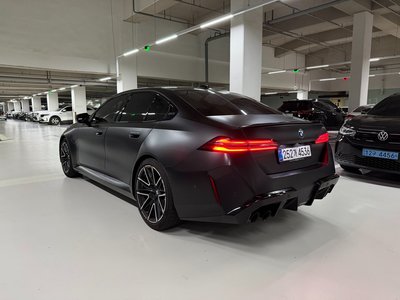 صورة 4 لـ 2025 BMW M5