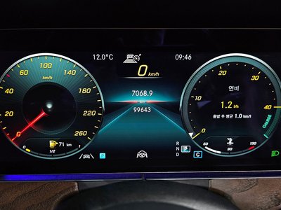 MERCEDES-BENZ E-CLASS - 8