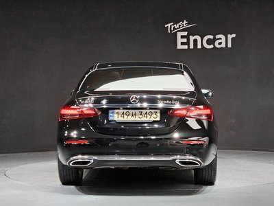 MERCEDES-BENZ E-CLASS - 3