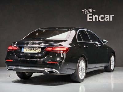 MERCEDES-BENZ E-CLASS - 4