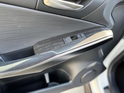2023 Lexus IS thumbnail 138
