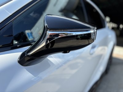 2023 Lexus IS thumbnail 140